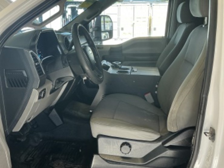 2017-ford-f550-image-24