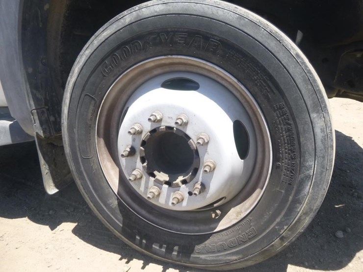 2011-ford-f550-image-23