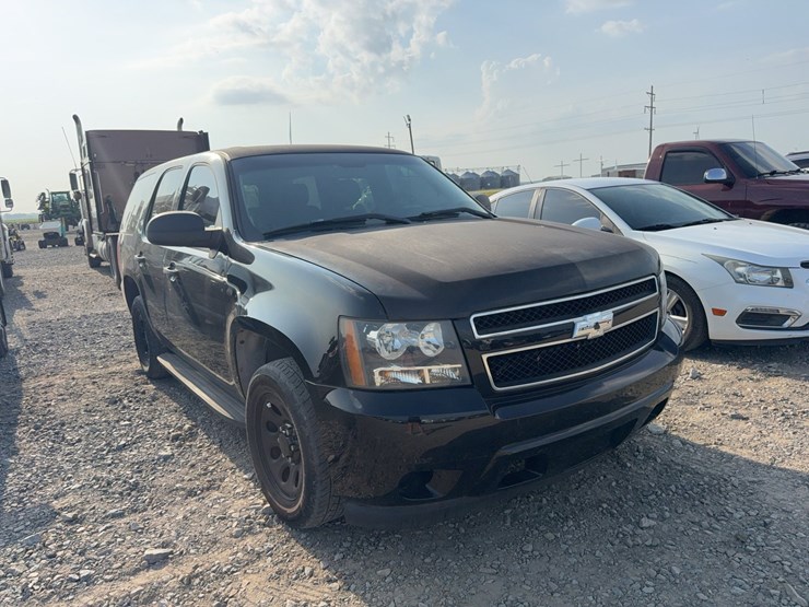 2014-chevrolet-tahoe-image-15