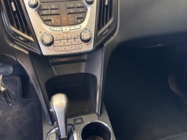 2015-chevrolet-equinox-image-19