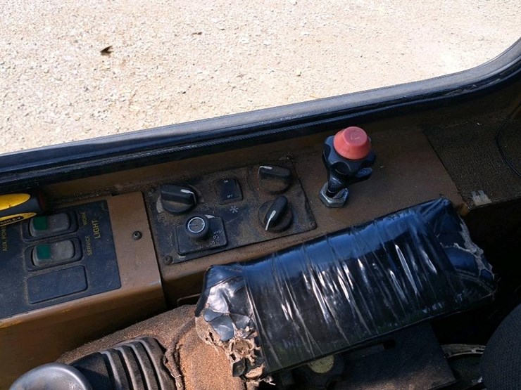 2003-tigercat-240b-image-15