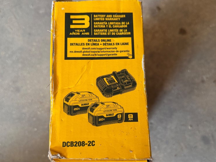 #17-•-dewalt-battery-and-charger-kit-image-9