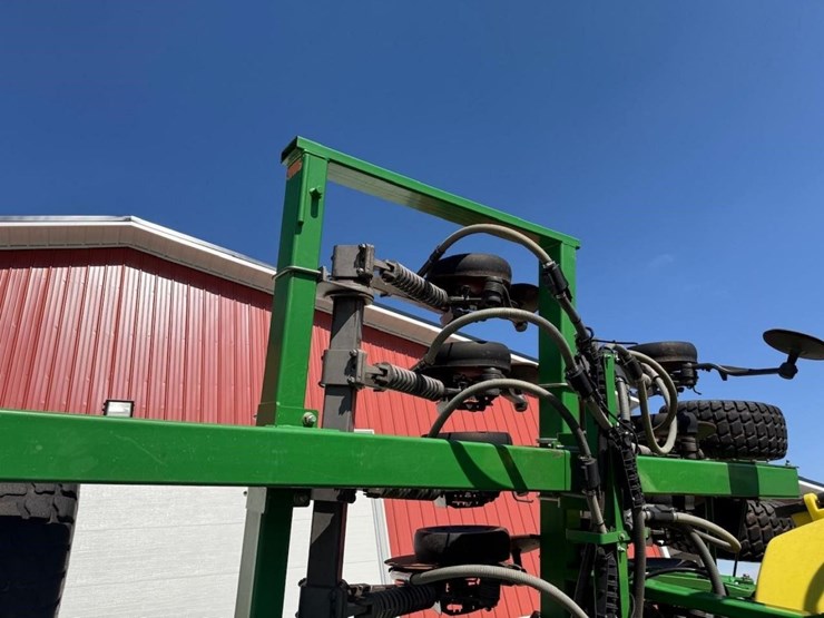2015-john-deere-1990-image-35