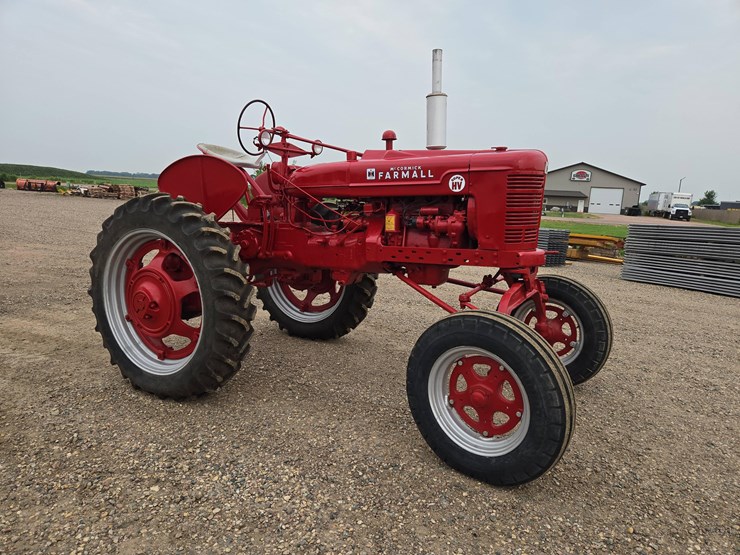 1939-farmall-super-hv-tractor-image-2