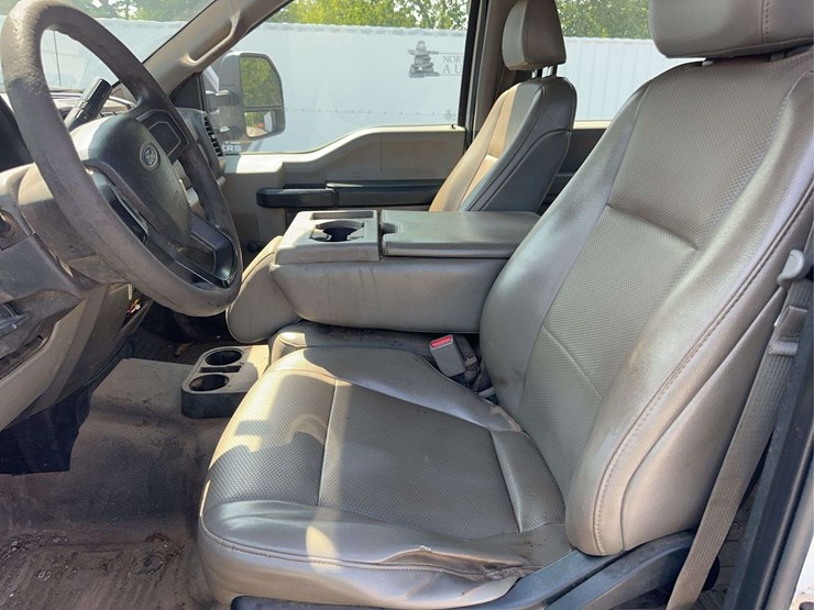 2017-ford-f450-xl-image-23