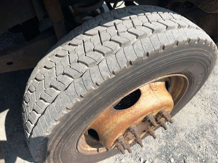 2017-ford-f450-xl-image-13