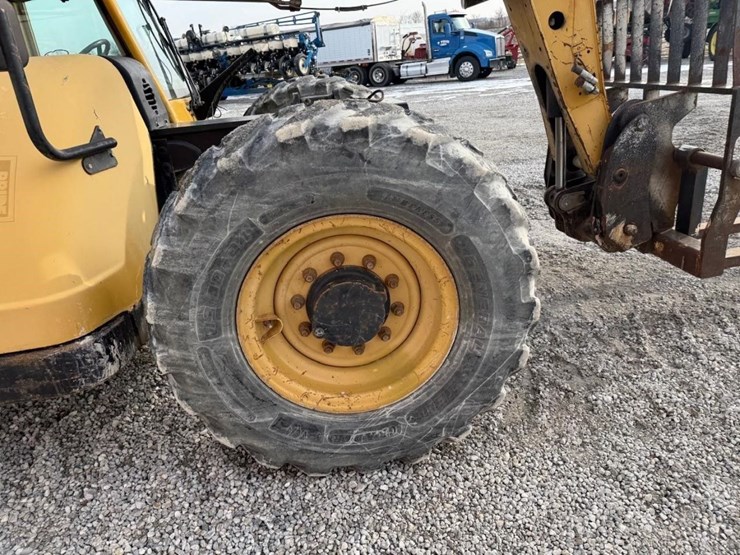 caterpillar-tl642-image-11