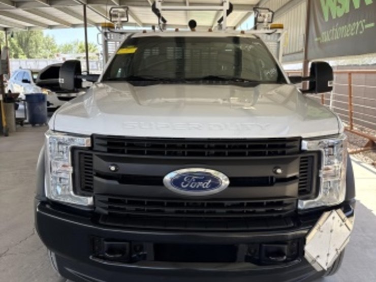 2017-ford-f550-image-3
