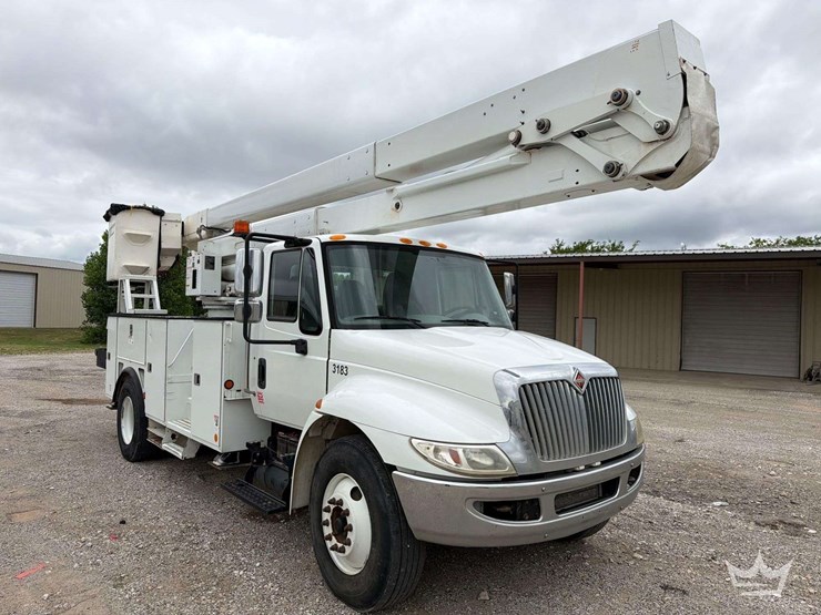 2019-international-durastar-4300-image-3