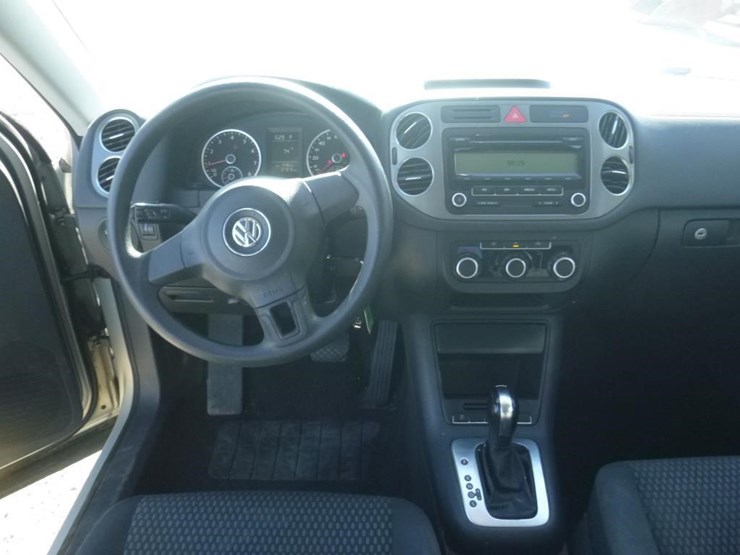 2011-volkswagen-tiguan-image-9