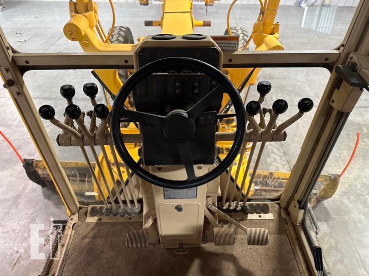 2005-caterpillar-120h-image-14