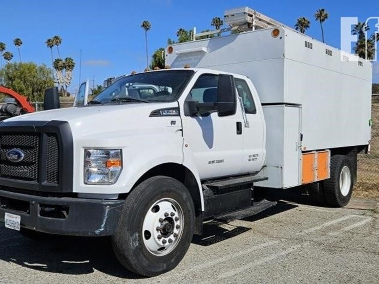 2019-ford-f750-sd-image-1