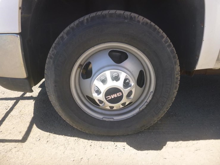 2008-gmc-3500-image-16