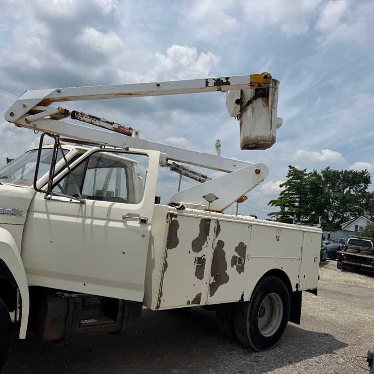 1983 FORD F700