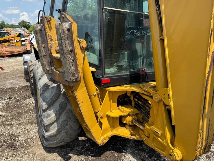 caterpillar-420d-image-18