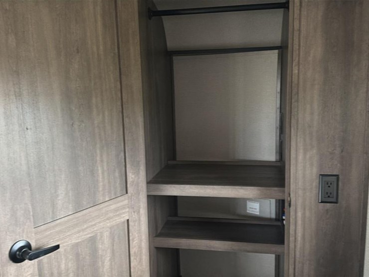 #138-•-2022-grand-design-solitude-345gk-camper-image-33