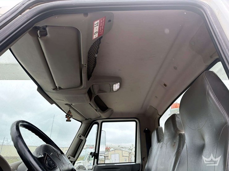 2018-international-durastar-4300-image-51