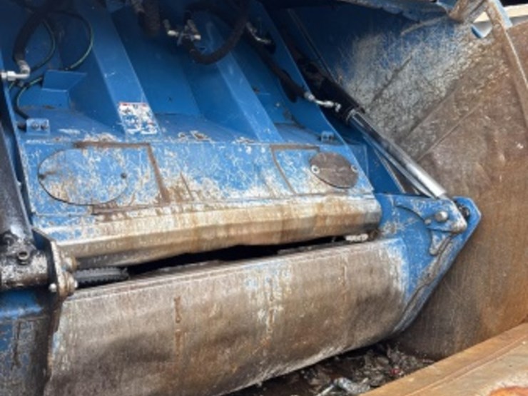 2018-mack-lr-rear-loading-trash-truck-image-13