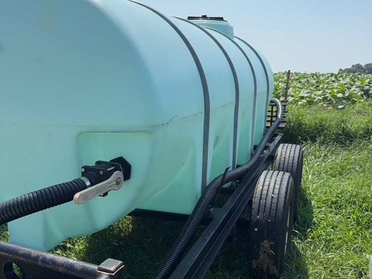 1000-gallon-nurse-tank-and-trailer-image-3