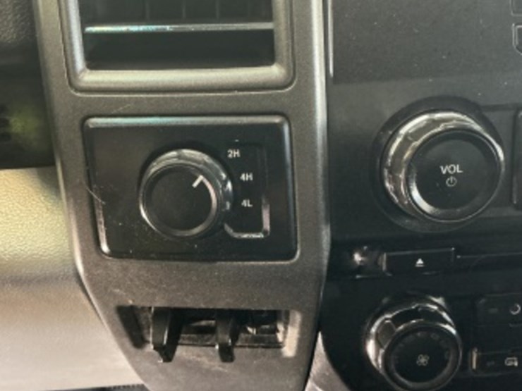 2017-ford-f550-image-22