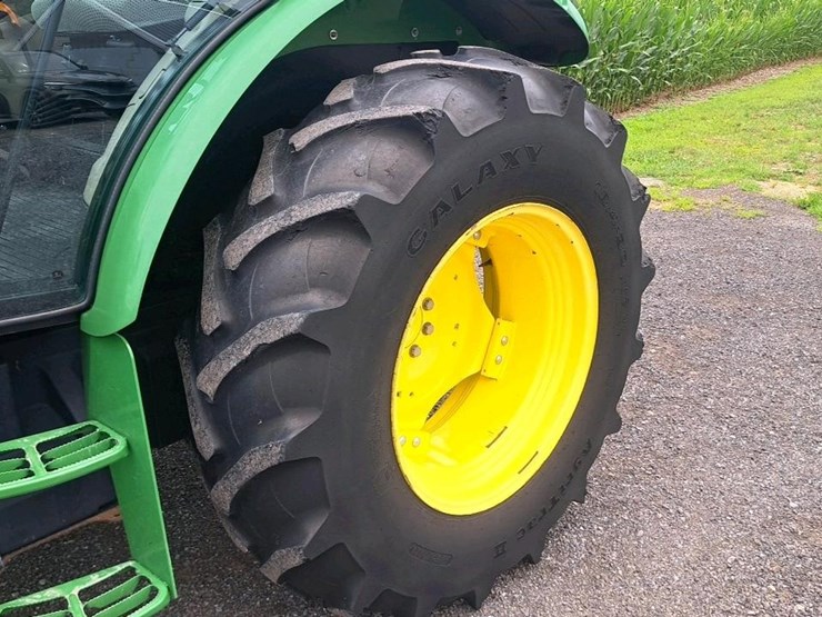 2019-john-deere-5090e-image-32