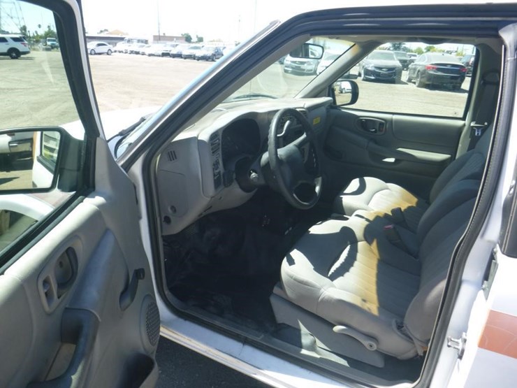 2003-chevrolet-s10-image-5