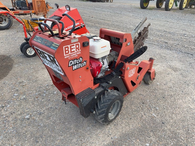 ditch-witch-c12-image-4