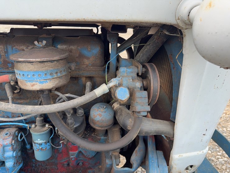 1957-ford-800-image-9