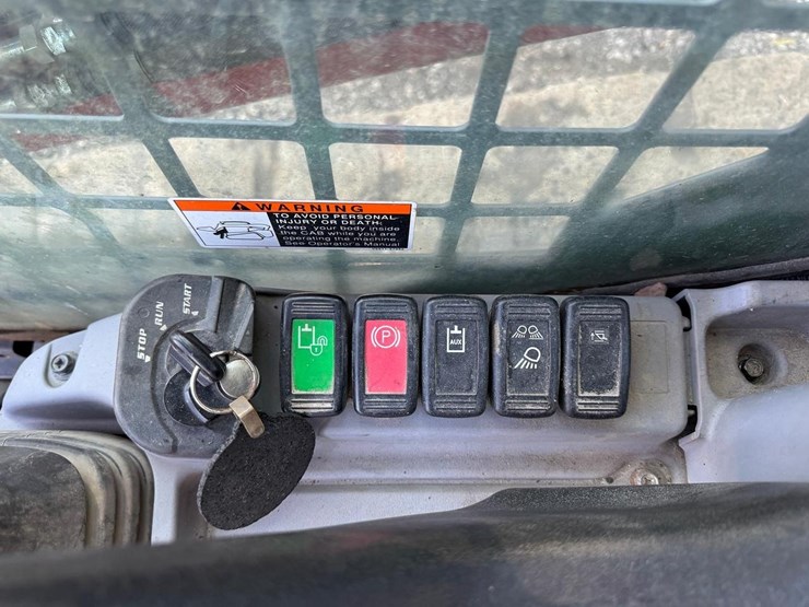 kubota-ssv65-image-28