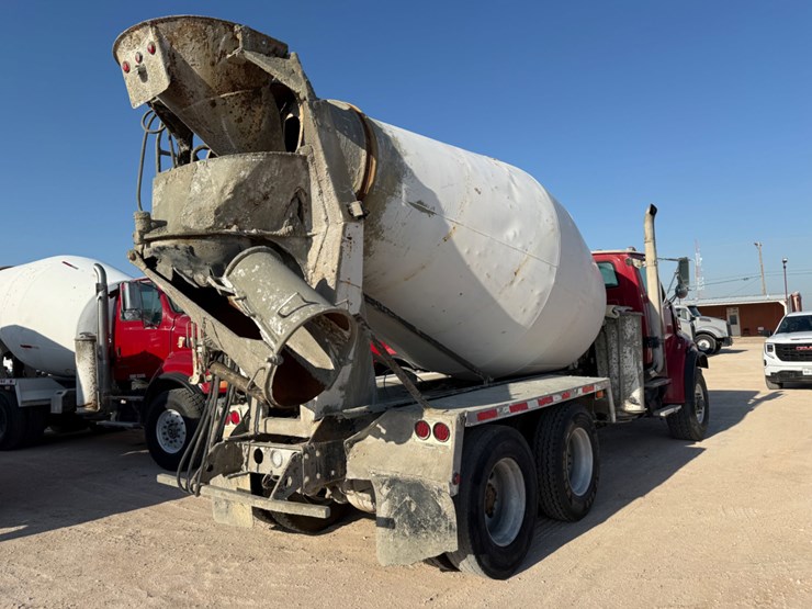 2005-sterling-lt9500-image-4