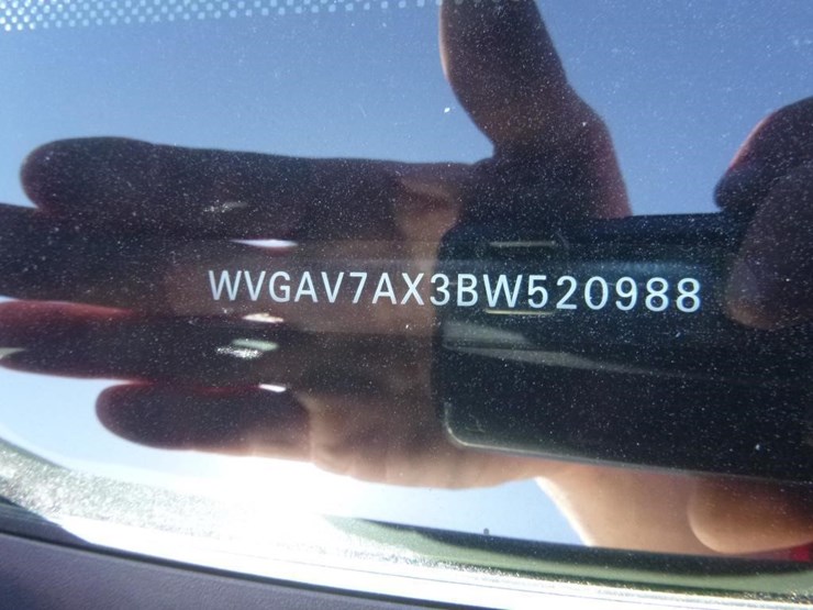 2011-volkswagen-tiguan-image-15