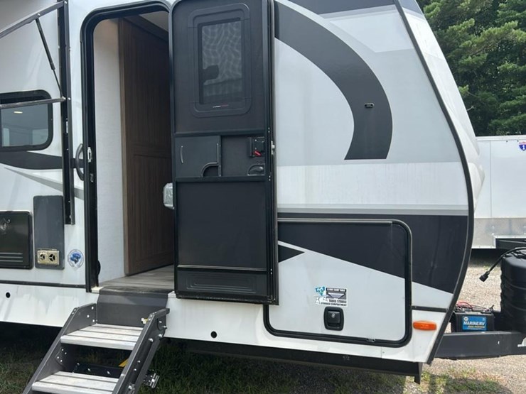 #141-•-2024-alliance-rv-delta-281bh-camper-image-9