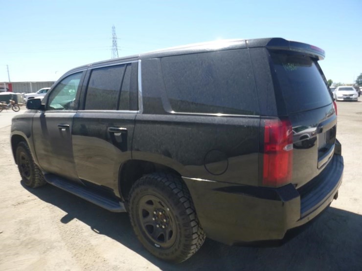 2016-chevrolet-tahoe-image-4