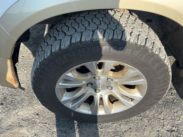 2016-ram-1500-laramie-longhorn-image-22