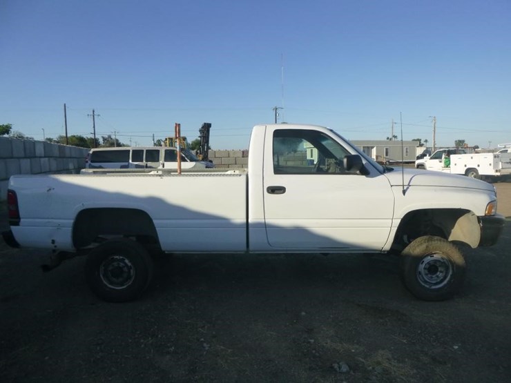 1996-dodge-ram-2500-image-12