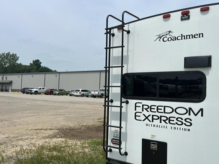 #143-•-2024-forest-river-coachmen-freedom-express-ultra-lite-246rks-camper-image-26