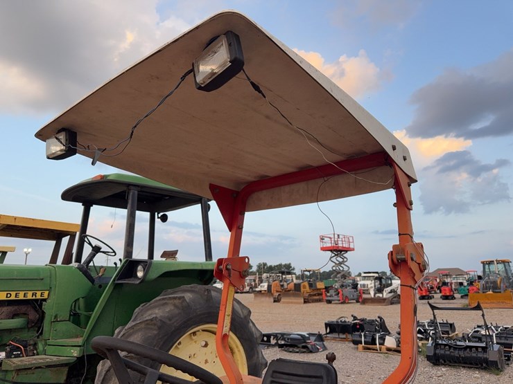 2004-tractor-king-200-image-50