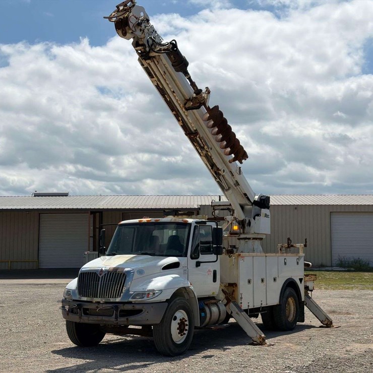 2019 INTERNATIONAL DURASTAR 4300