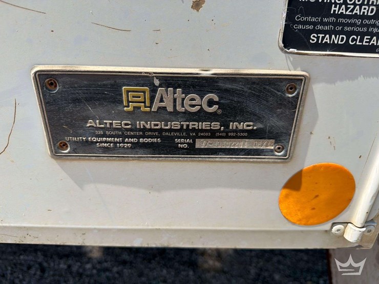 2015-freightliner-m2-106-image-15