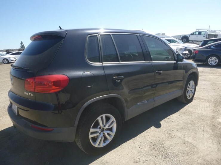 2012-volkswagen-tiguan-image-3