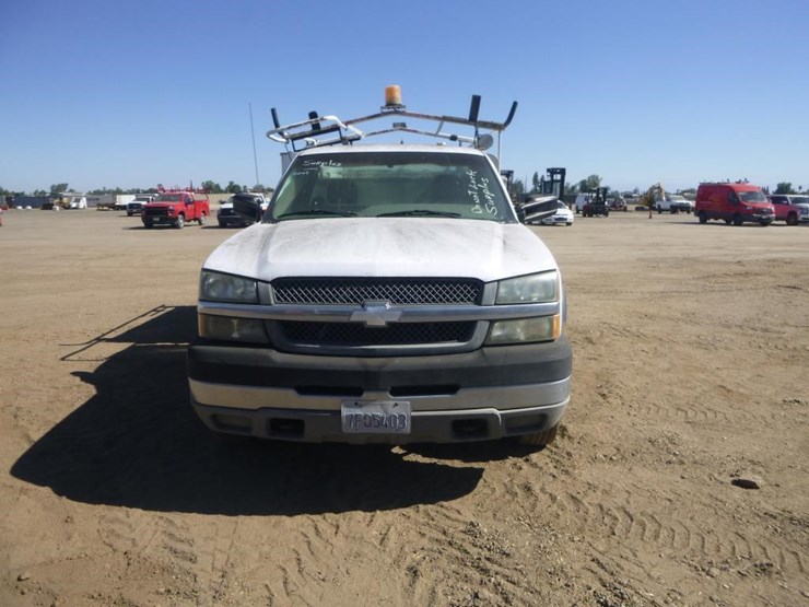 2003-chevrolet-silverado-2500hd-image-24