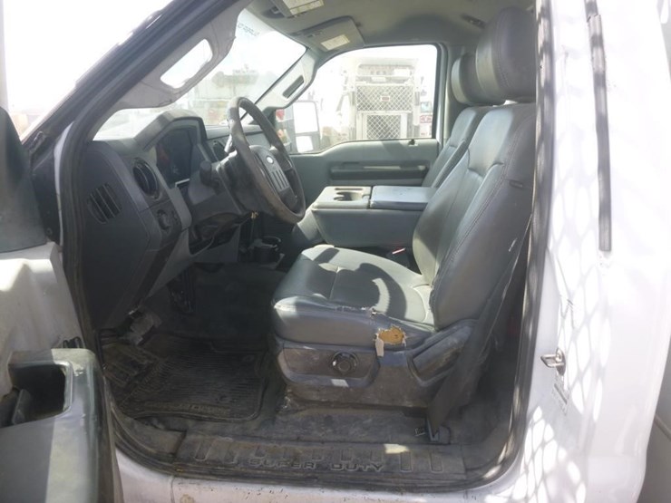 2011-ford-f550-image-14