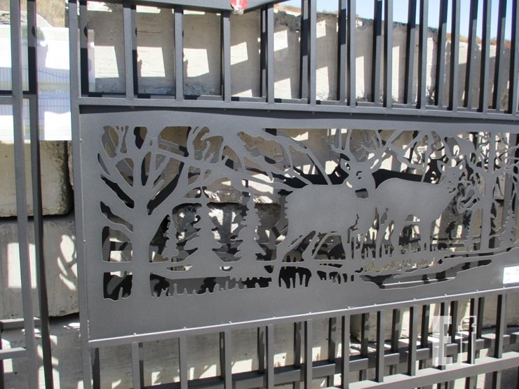 7'-x-20'-bi-parting-driveway-farm-gate-image-3