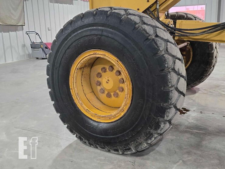 2013-caterpillar-14m-image-28