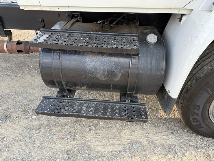 2008-international-durastar-4400-image-35