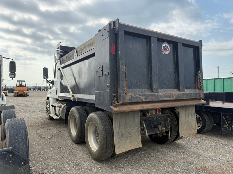 2016-freightliner-cascadia-125-image-6