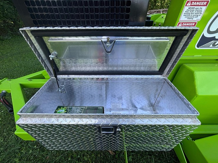 #157-•-2024-vortex-v12-31-towable-brush-chipper-image-38