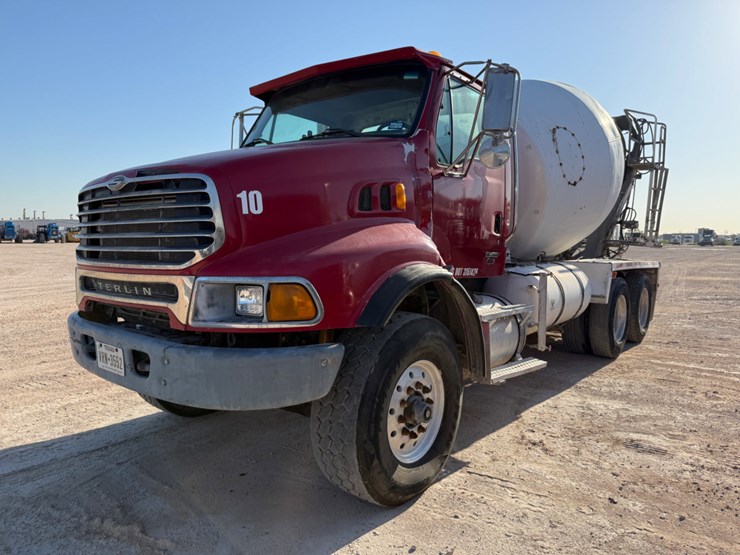 2005-sterling-lt9500-image-1