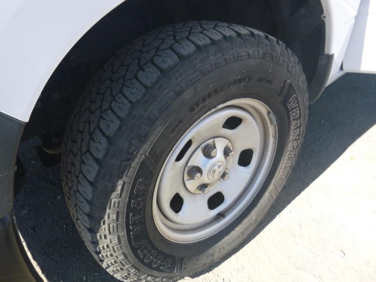 2015-dodge-1500-image-13