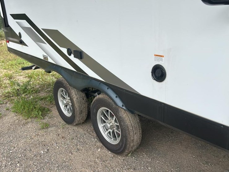 #140-•-2025-grand-design-imagine-xls-22mle-camper-image-19